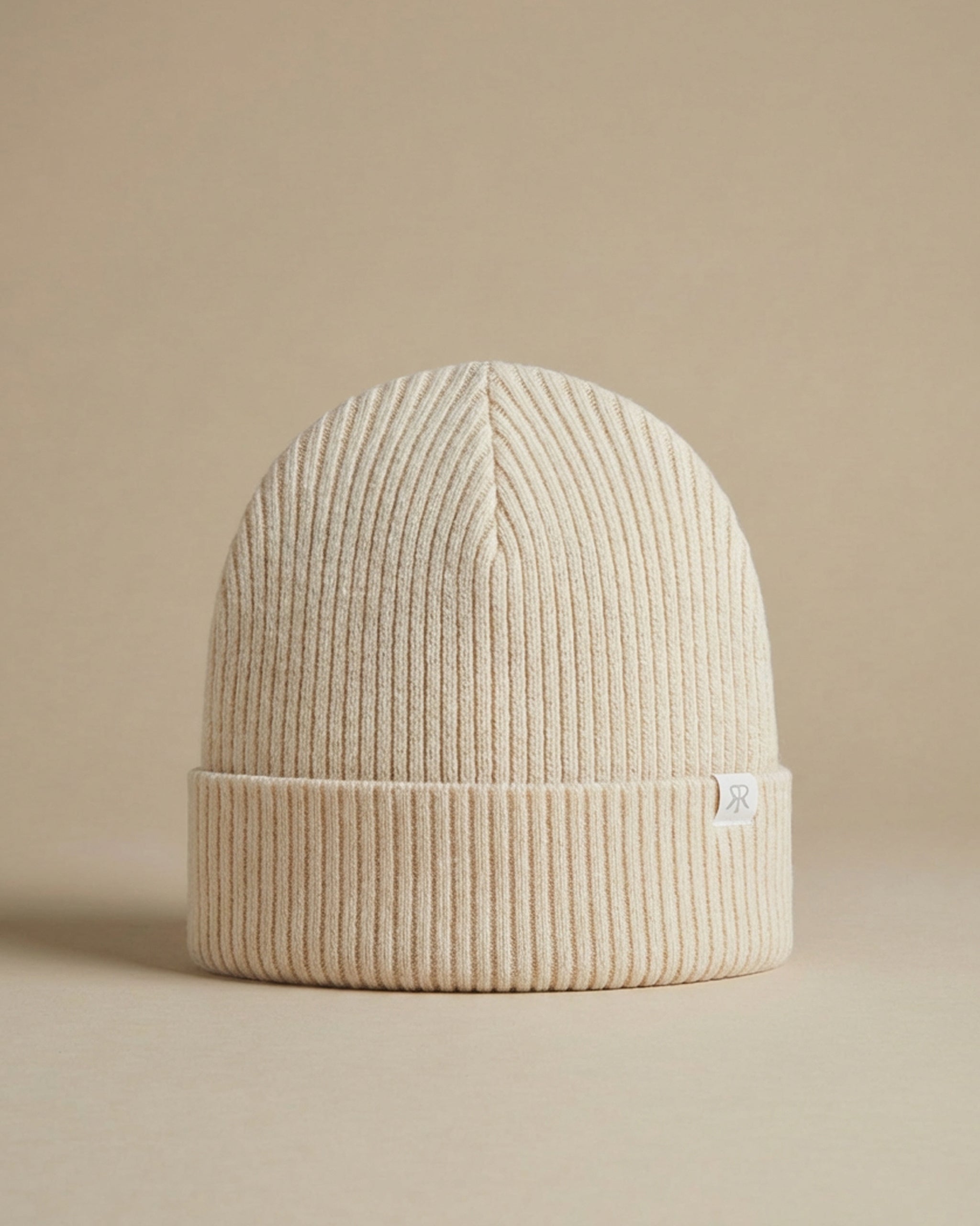 RiBBED COTTON BEANiE - MACADAMiA MiLK