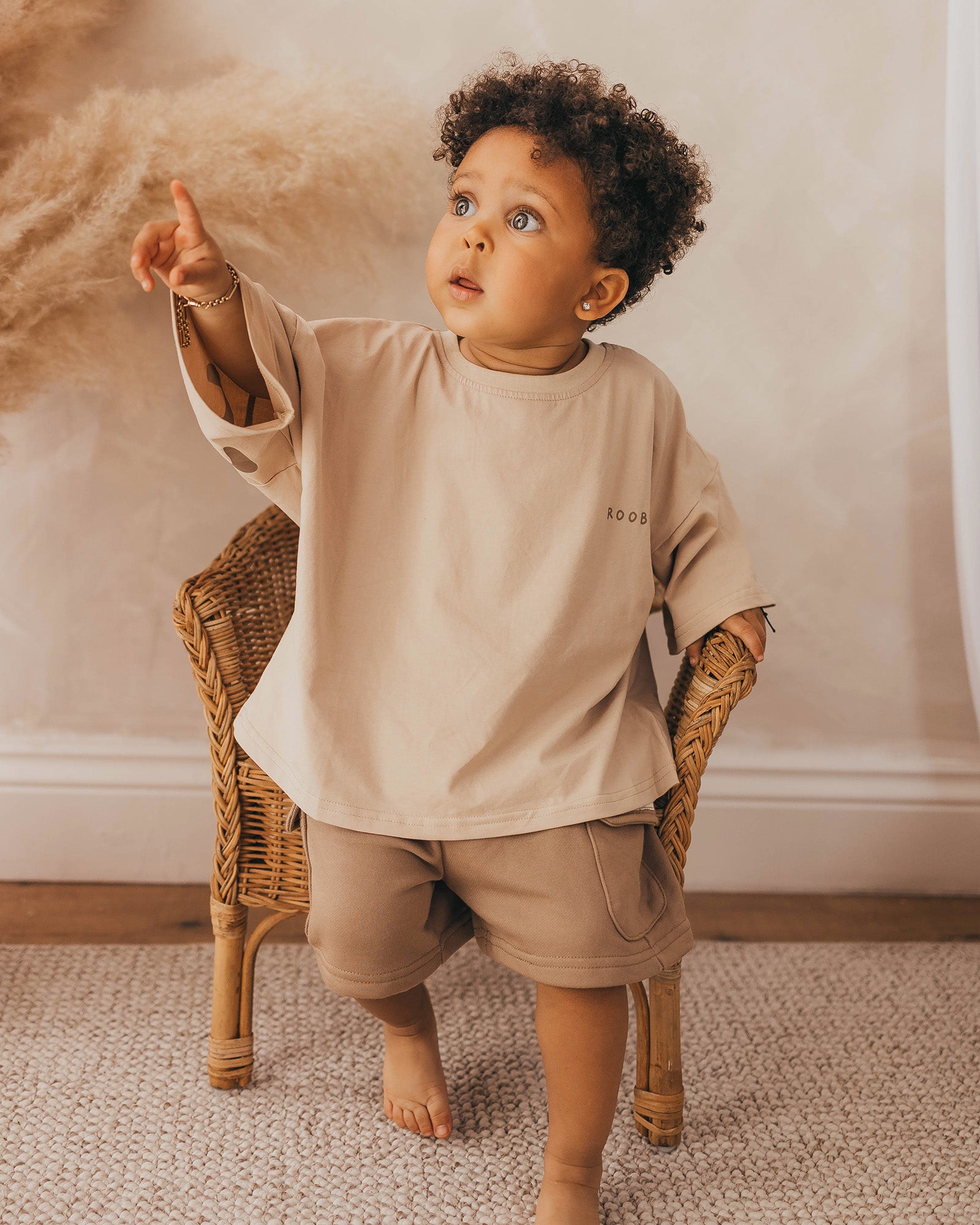 OVERSIZE T-SHiRT - MACADAMiA MiLK