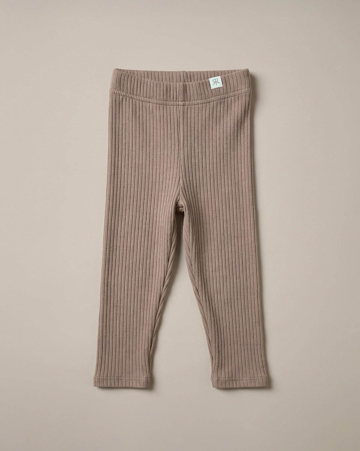 ROOBiE ribbed leggings in warm brown, with ribbed fabric, stretch fit and elasticated waist.