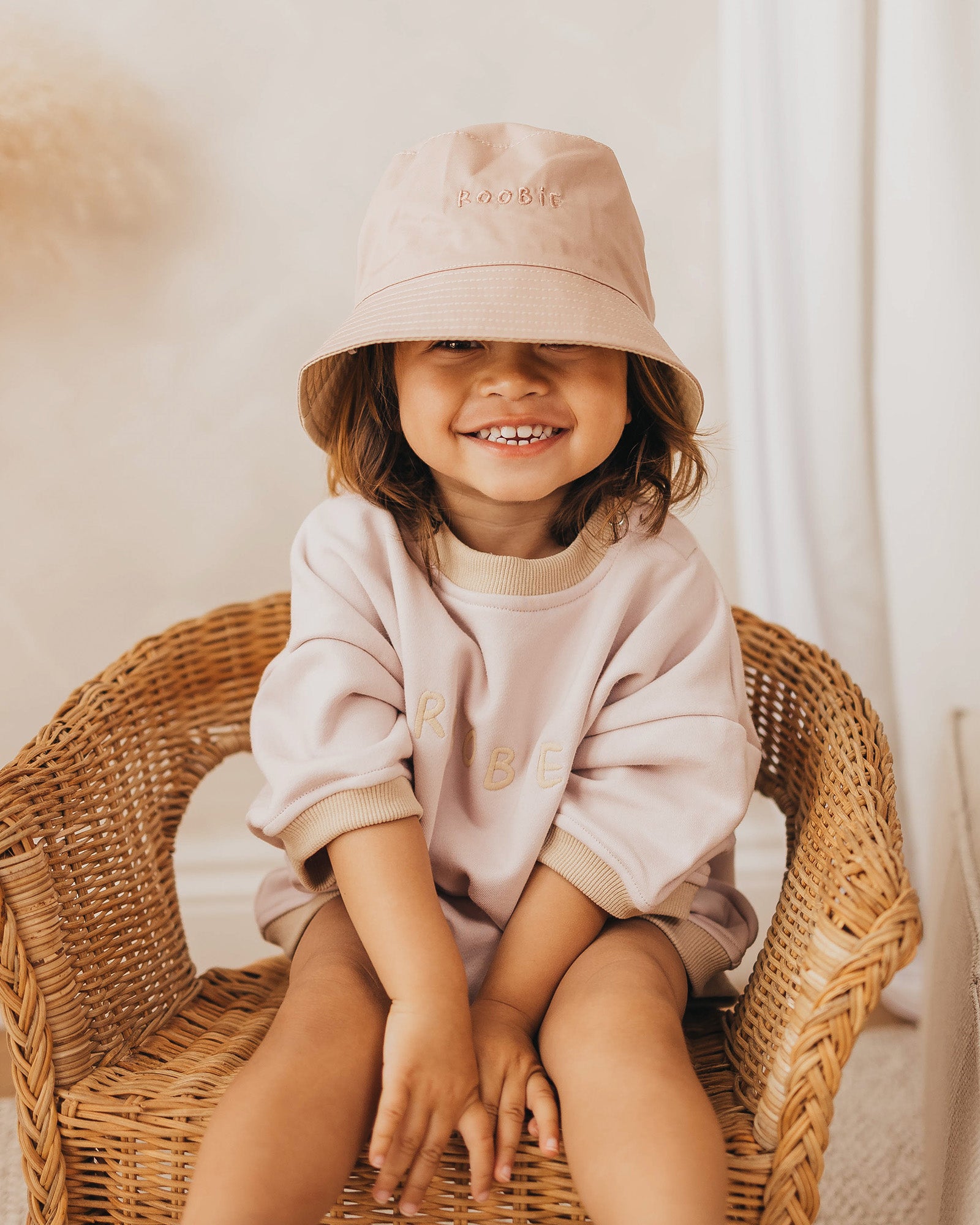 REVERSiBLE BUCKET HAT - RASPBERRY WHiP