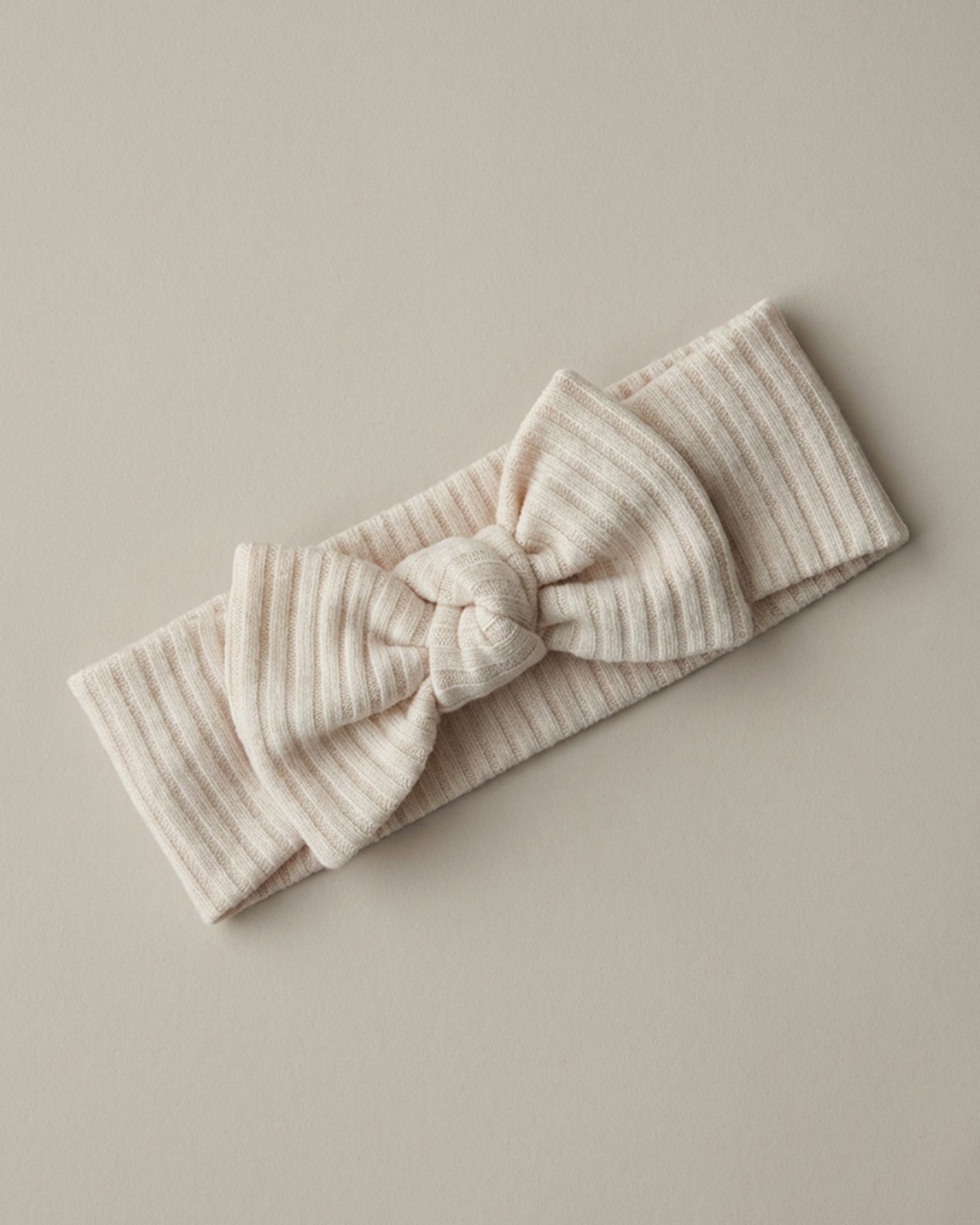 RiBBED BOW HEADBAND - MACADAMiA MiLK