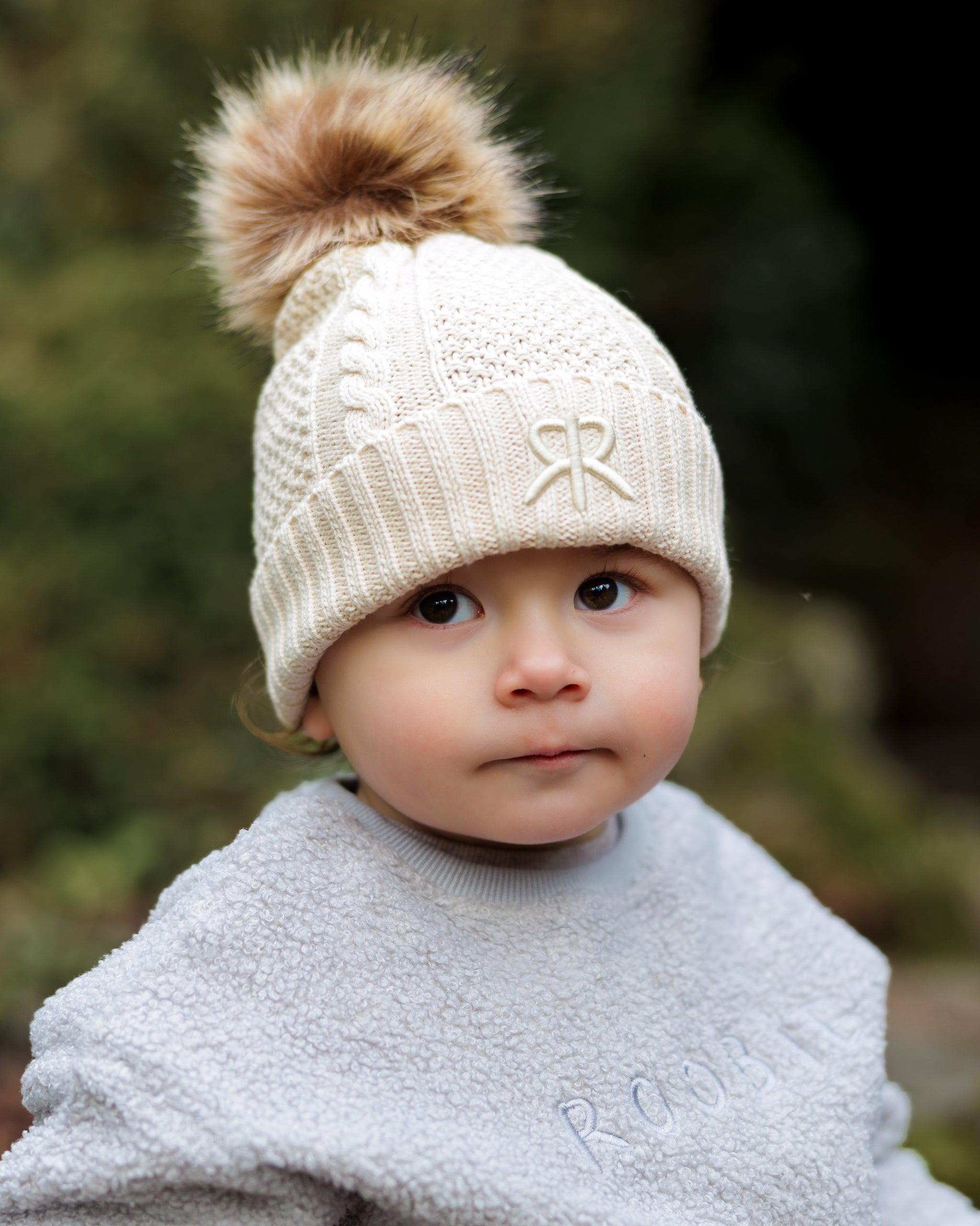 KNiT BOBBLE BEANiE - MACADAMiA MiLK
