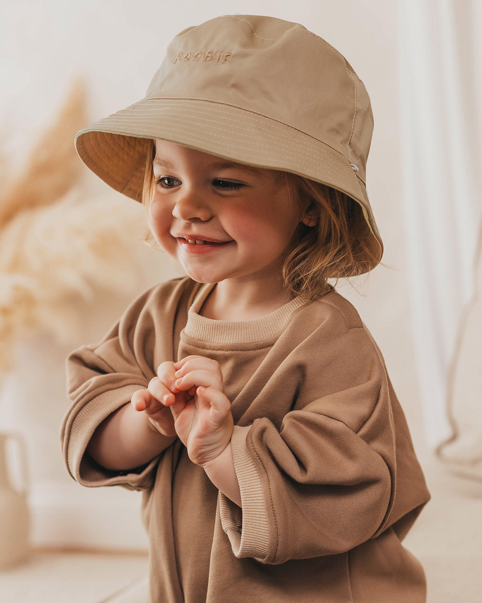 REVERSiBLE BUCKET HAT - CHOCCY BiCCY