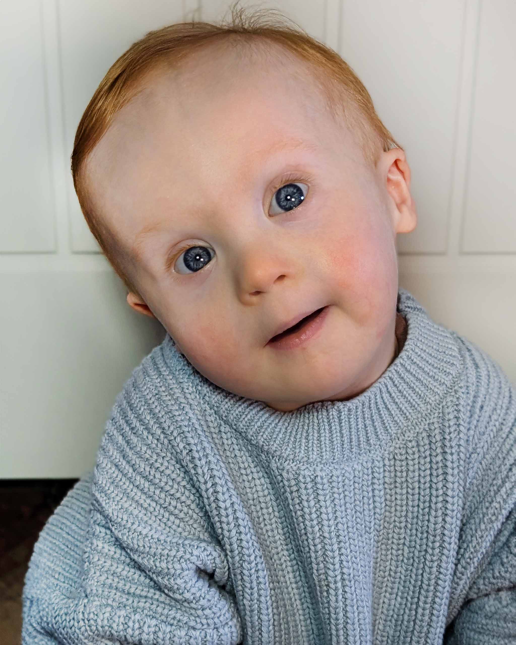 CHUNKY KNiT SWEATER - MORNiNGTON MiST