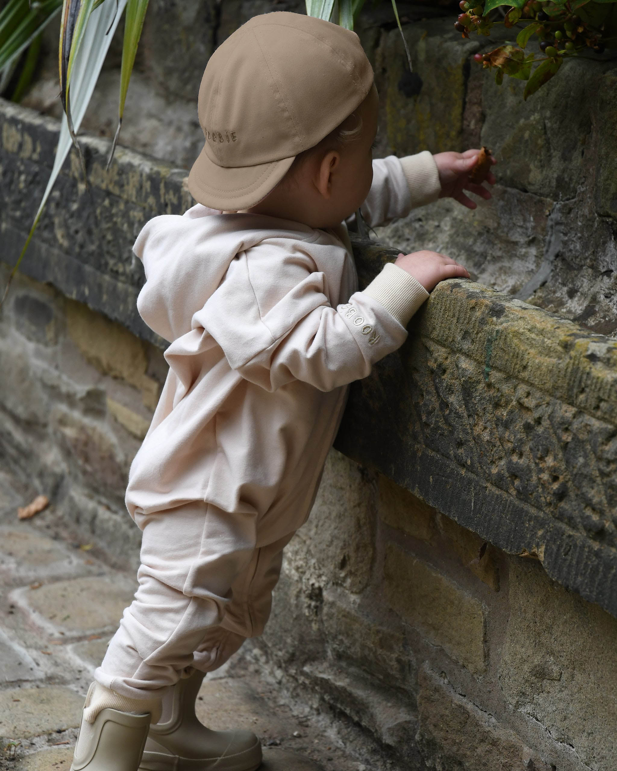ROOBiE reversible toddler cap in CHOCCY BiCCY – brown 2-in-1 toddler cap, capsule wardrobe must-have