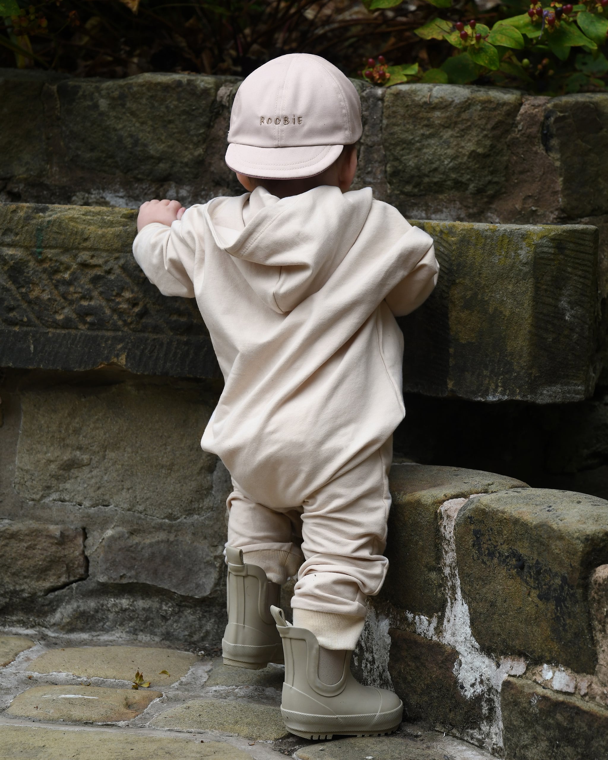 REVERSiBLE CAP - MACADAMiA MiLK